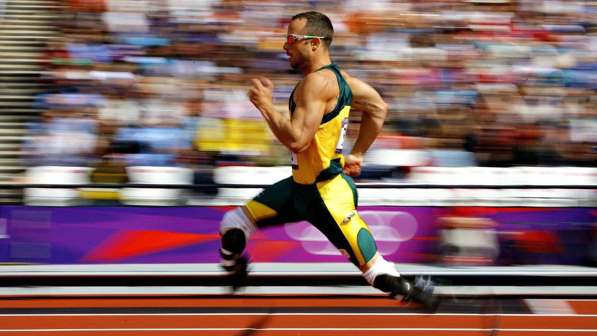 电竞产业蓬勃发展，全球赛事热度飙升，职业选手成新时代体育偶像