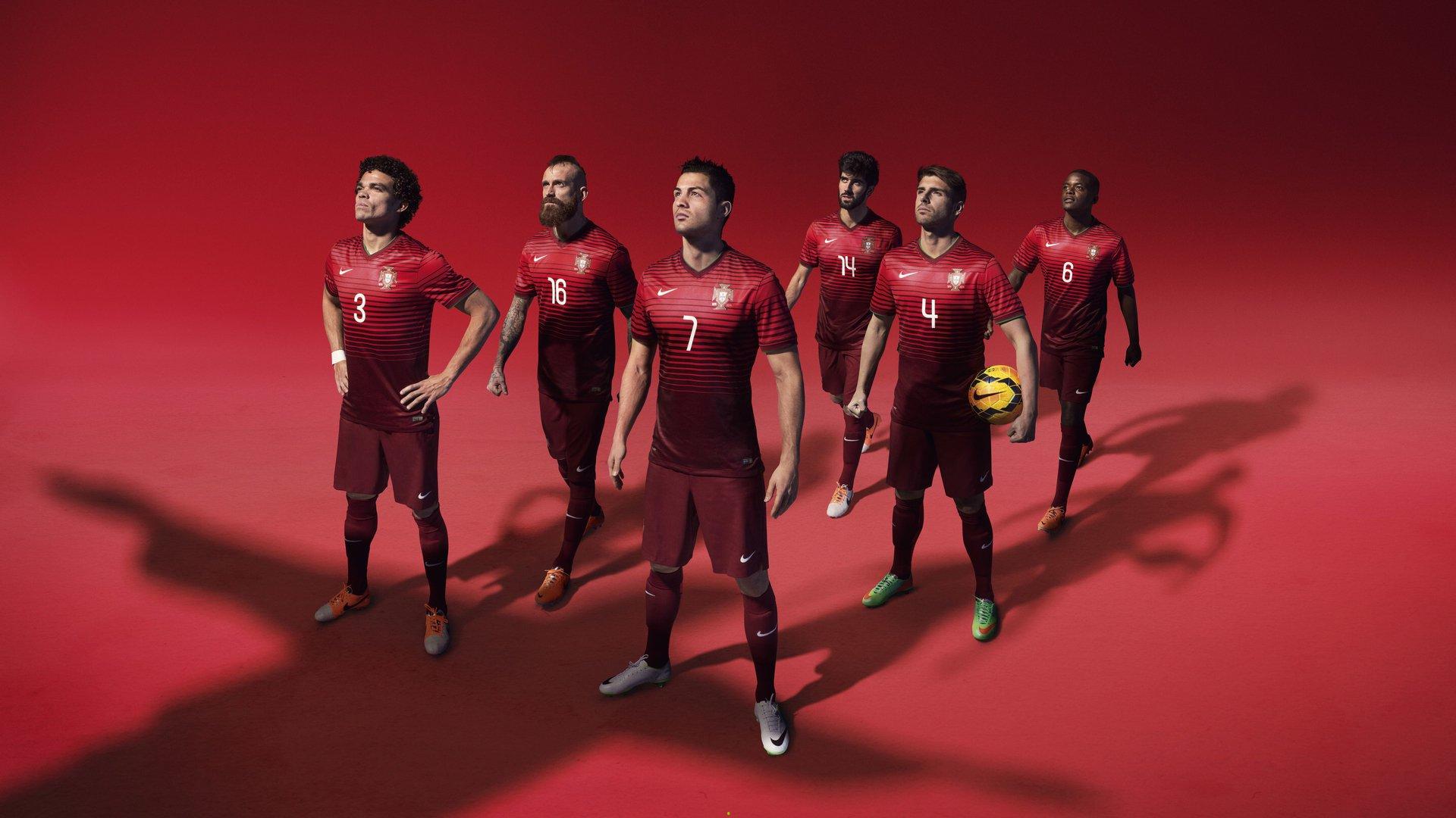 詹姆斯率队逆转取胜，湖人季后赛前景重现曙光